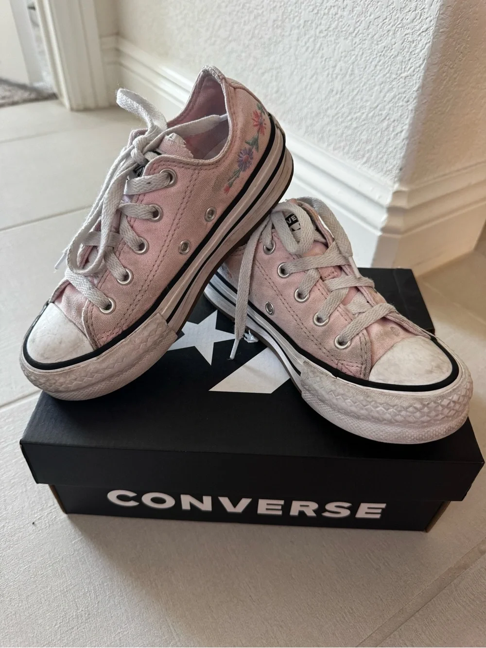 Converse Kids Pink Low Top Sneakers with Embroidered Flowers